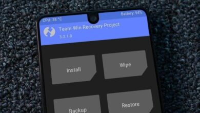 TWRP ekranında bir android telefon